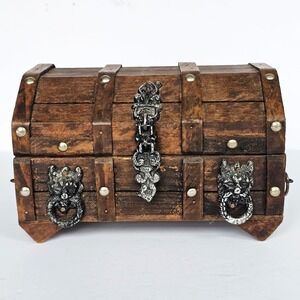 Vtg Wood Pirate Treasure Chest Jewelry Box Gothic Lions Head Metal‎ Latch 1593